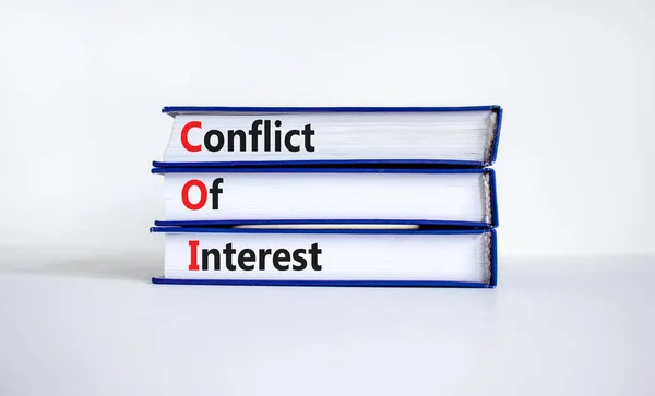 Coi Symbol Konfliktu Interesów Książki Słowami Koncepcyjnymi Coi Konflikt Interesów — Zdjęcie stockowe