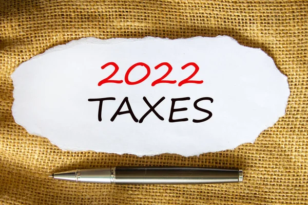 2022 Impuestos Símbolo Año Nuevo Palabras 2022 Impuestos Libro Blanco — Foto de Stock
