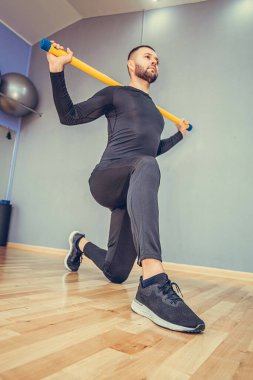 Sakallı genç sporcu. Fitness, spor kavramı 0.
