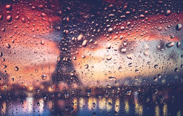 Regen Regendruppels Het Raam Glas Avond Stad Lichten Macro Foto — Stockfoto