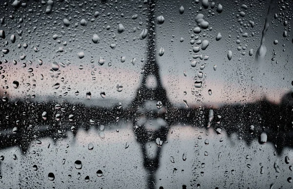 Дощові Краплі Склі Вікна Вечірнього Міста Запалює Макро Фотографії Боке — стокове фото
