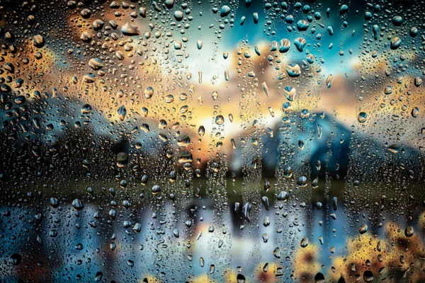 Прекрасний Ландшафтний Концептуальний Вид Місто Через Скляне Вікно Краплями Дощ — стокове фото
