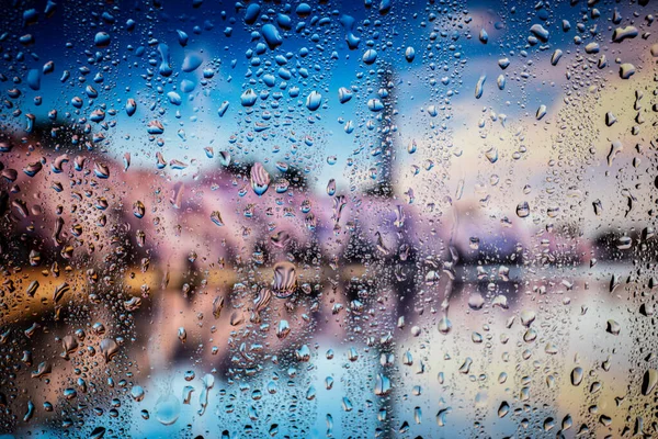 Uitzicht Stad Door Een Raam Een Regenachtige Nacht Regen Druppels — Stockfoto