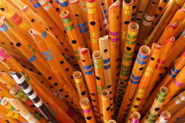 Flütler. Tüccar bu şekilde satıyor.