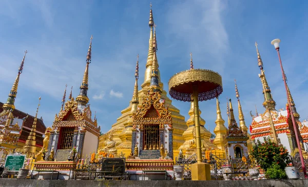 Wat praboromtat bantak Templo. Son reliquias consagradas del Bud —  Fotos de Stock