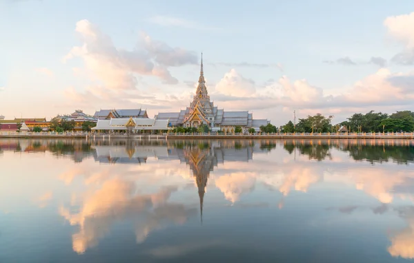 Wat Sothon Wararam Worawihan, Chachoengsao, Tailandia —  Fotos de Stock