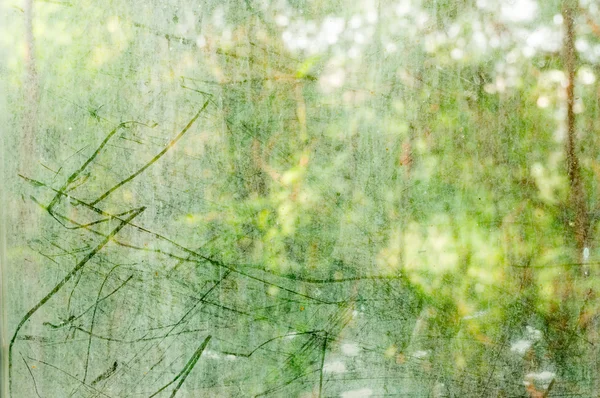 Cam pencere üzerinde kir