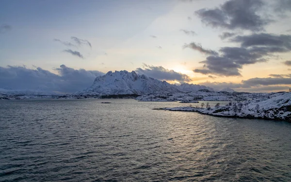 Montagnes Enneigées Long Littoral Mer Norvège — Photo