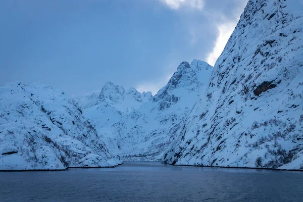 Hory Sněhem Podél Pobřeží Norského Moře — Stock fotografie