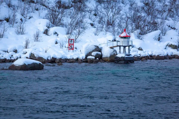 Montanhas Com Neve Longo Costa Mar Noruega — Fotografia de Stock