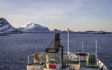 Norveç 'teki görkemli kutup dairesine gidin.
