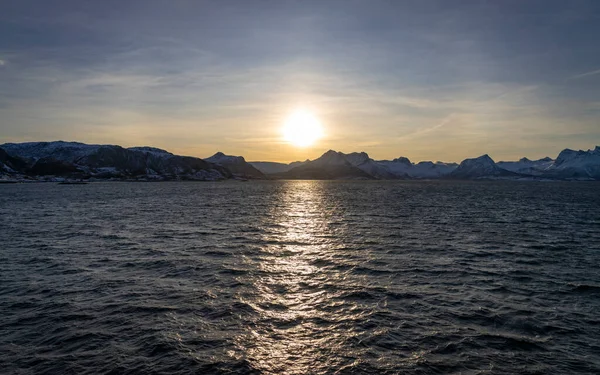 Rejs Wschodzie Słońca Spektakularnego Okręgu Polarnego Norwegii — Zdjęcie stockowe