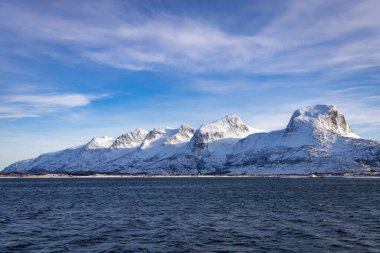 Norveç 'teki Sandnessjoen çevresinde yedi kız kardeş ve diğer dağlarla muhteşem bir manzara.
