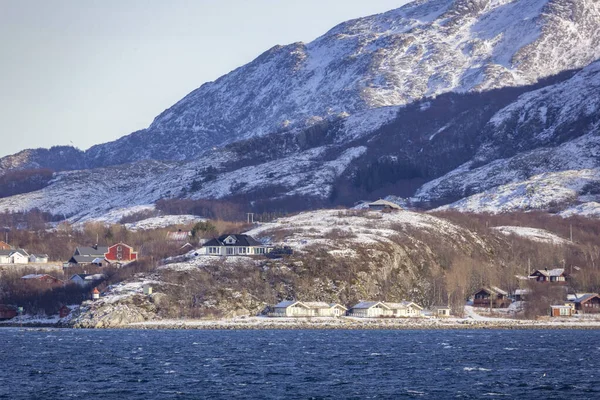 Csodálatos Házak Part Mentén Közelében Sandnessjoen Norvégiában — Stock Fotó