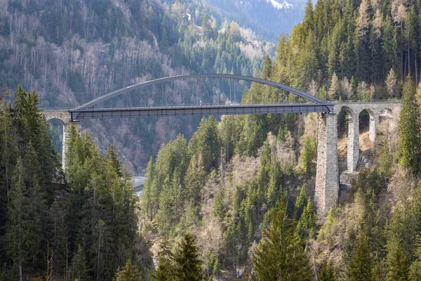 Ponte Trisanna Nas Montanhas Dos Alpes Áustria — Fotografia de Stock