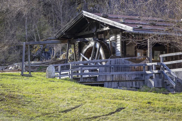 Vecchia Casa Legno Nel Bosco — Foto Stock