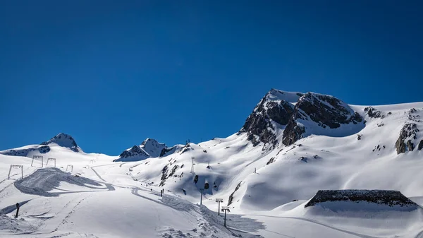 雪山雪山冬季滑行 — 图库照片