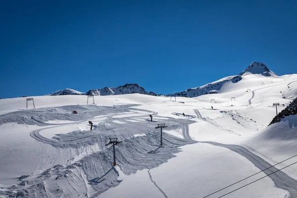 雪山雪山冬季滑行 — 图库照片