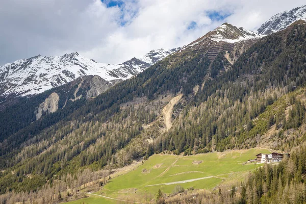 Hermoso Paisaje Montañas Los Alpes Primavera —  Fotos de Stock