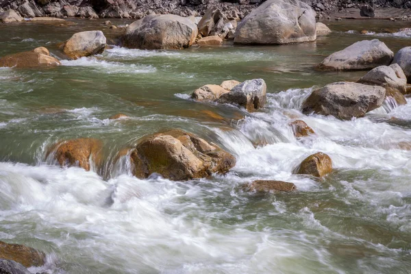 Rio Montanha Rápido Com Pedras Alpes — Fotografia de Stock