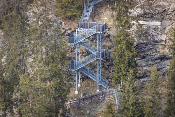 Wandelen Klimmen Bij Spectaculaire Waterval Stuibenfall — Stockfoto