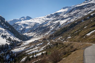 Avusturya 'nın Tirol kentindeki Venter Vadisi' nden geçiyoruz.