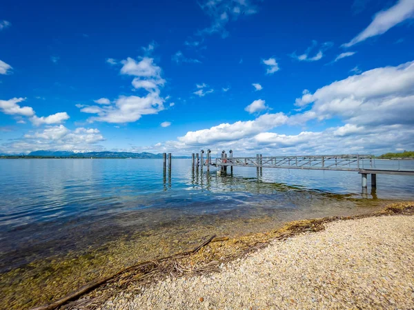 Píer Madeira Moderna Lago Alpes — Fotografia de Stock