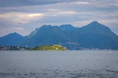 İtalya, Piemont 'taki Lago Maggiore' da Verbania 'ya bakın.