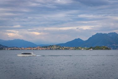 İtalya, Piemont 'taki Lago Maggiore' da Verbania 'ya bakın.