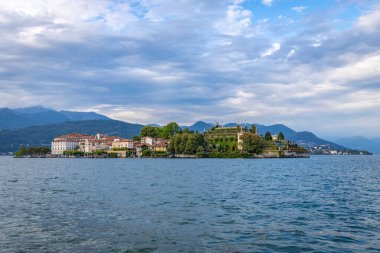 İtalya 'nın Piemont kentindeki Isola Bella adasını ziyaret ediyorum.