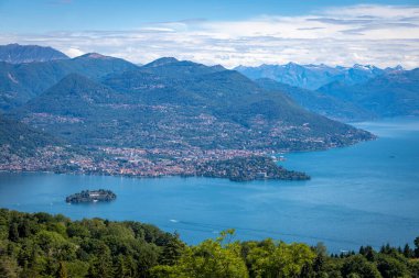 İtalya, Piemont 'taki Lago Maggiore' da Mottarone 'dan Verbania' ya manzara