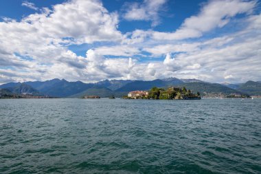 İtalya 'nın Piemont kentindeki Isola Bella adasını ziyaret ediyorum.