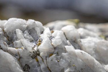 İsviçre 'deki yüksek Simplon Geçidi' nde harika taşlar karışımı.