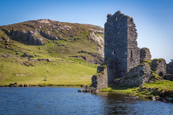 Eski Harabeleri Güzel Bir Gölü Rlanda County Cork Taki Mizen — Stok fotoğraf