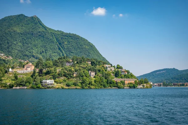 Laveno Mombello Lombardy Talya Göl Kıyısında — Stok fotoğraf