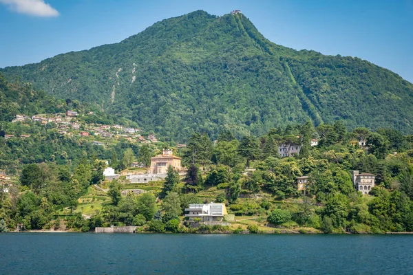 Laveno Mombello Sulla Costa Lacustre Lombarda — Foto Stock