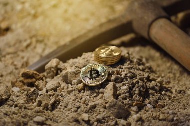 Bitcoin madeni paralar üst katta araç ile seçici odaklı