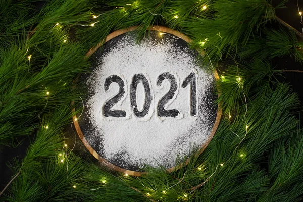 Black Sign Number 2021 Snow Framed Green Pine Branches Garland — Stock Photo, Image