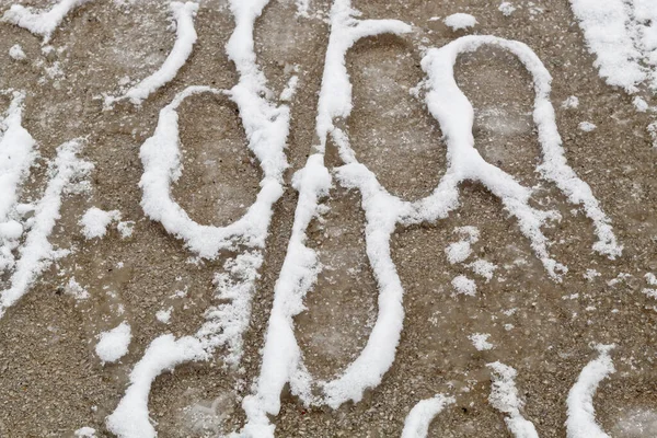 Ślady Stóp Człowieka Frosted Snowy Ground — Zdjęcie stockowe