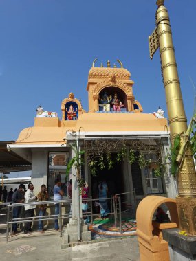 Mandya, Karnataka / Hindistan-Ekim 26 2020: Dasara Festivali ve Corona Hastalık Sezonu sırasında Guttalu köyü yakınlarındaki Sri Arkeshwara Swamy Tapınağı 'nın güzel manzarası