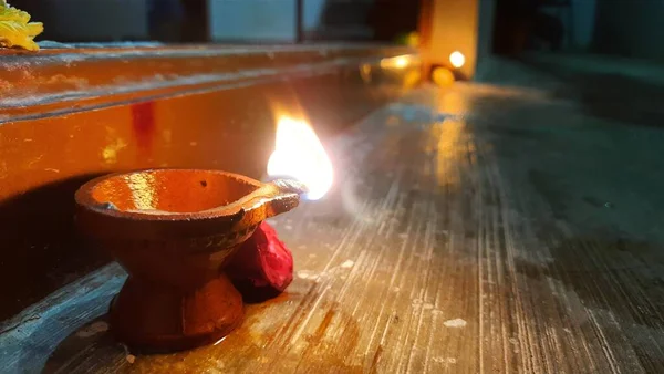 Bela Vista Barro Tradicional Feito Mão Lâmpadas Diya Areia Acesas — Fotografia de Stock