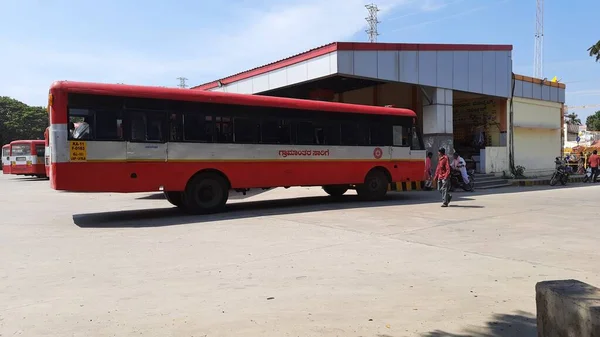 Maddur Karnataka Indien Nov 2020 Nahaufnahme Des Ksrtc Busstandes Und — Stockfoto