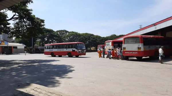 Maddur Karnataka India Nov 2020 Ksrtc Otobüs Durağı Otobüslü Binaların — Stok fotoğraf