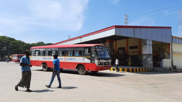 Maddur Karnataka India Nov 2020 Ksrtc Otobüs Durağı Otobüslü Binaların — Stok fotoğraf