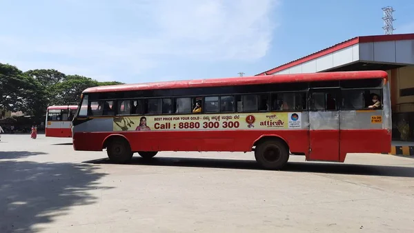 Maddur Karnataka India Nov 2020 Ksrtc Buszpályaudvar Épület Közelsége Buszos — Stock Fotó