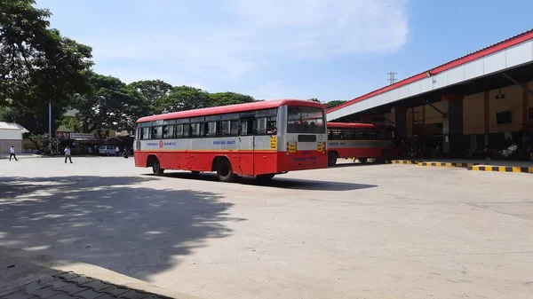 Maddur Karnataka India Nov 2020 Ksrtc Otobüs Durağı Otobüslü Binaların — Stok fotoğraf