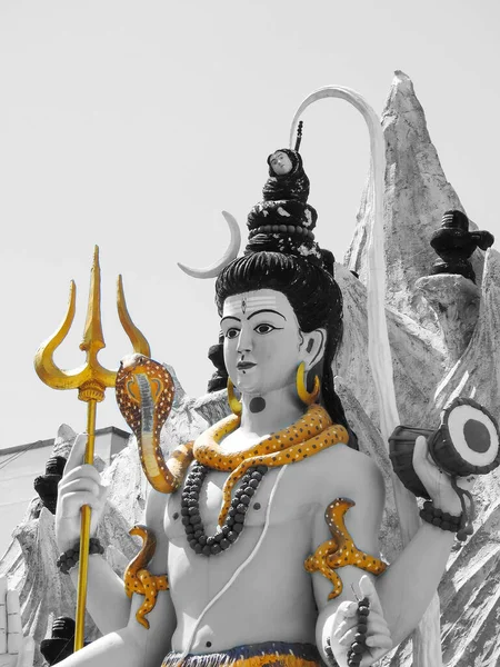 Detailní Záběr Krásné Hinduistické Boha Lord Shiva Socha Vrcholu Chrámu — Stock fotografie