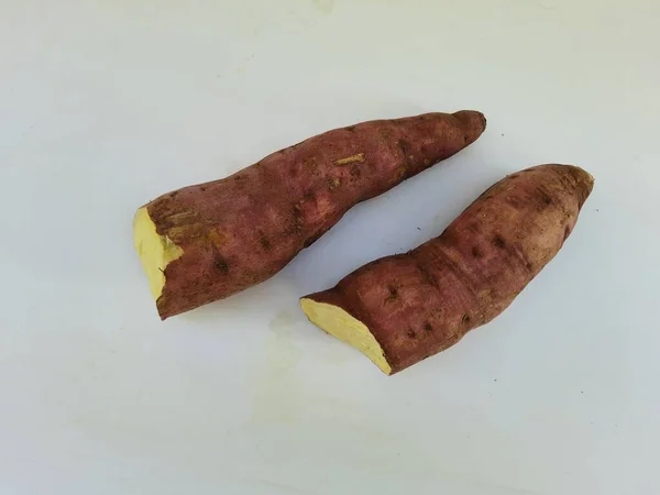 Pilha Altura Uma Pele Exterior Rosa Interior Amarelo Cor Batata — Fotografia de Stock