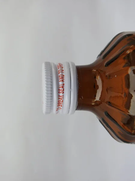 インド カルナータカ州バンガロール2020年12月20日 白を基調としたジンコビット マルチビタミン マルチミネラルシロップ 200Mlトニックボトル パックの閉鎖 — ストック写真