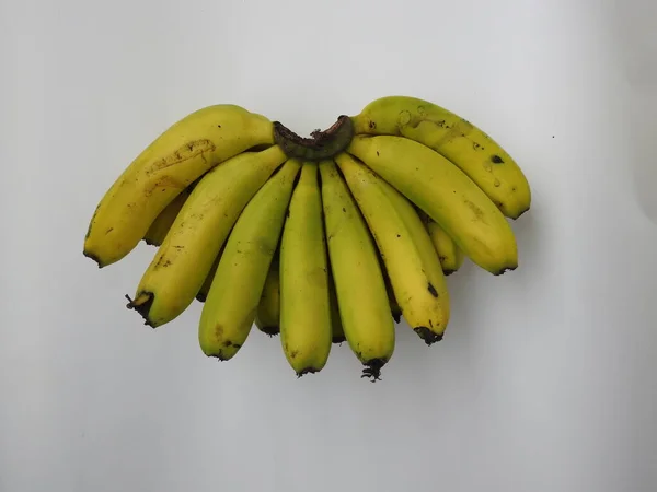 Κλείσιμο Πράσινου Και Κίτρινου Χρώματος Μπανάνας Ώριμης Μπανάνας Που Απομονώνεται — Φωτογραφία Αρχείου